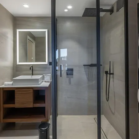 Neuf A 1850 Avec Acces Direct Aux Pistes, Piscine Et - Fr-1-564-108 Courchevel